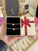 Cargar imagen en el visor de la galería, Pulseras personalizadas de pareja
