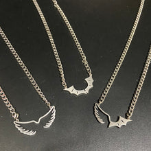 Cargar imagen en el visor de la galería, Collares de Duki
