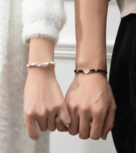 Cargar imagen en el visor de la galería, Pulseras Love
