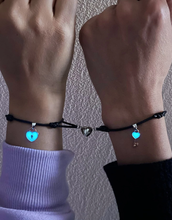 Cargar imagen en el visor de la galería, Pulseras de Llave y Candado
