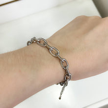 Cargar imagen en el visor de la galería, Pulseras de Cadenas
